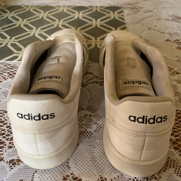 Adidas women’s sneakers - Picture 4 of 5
